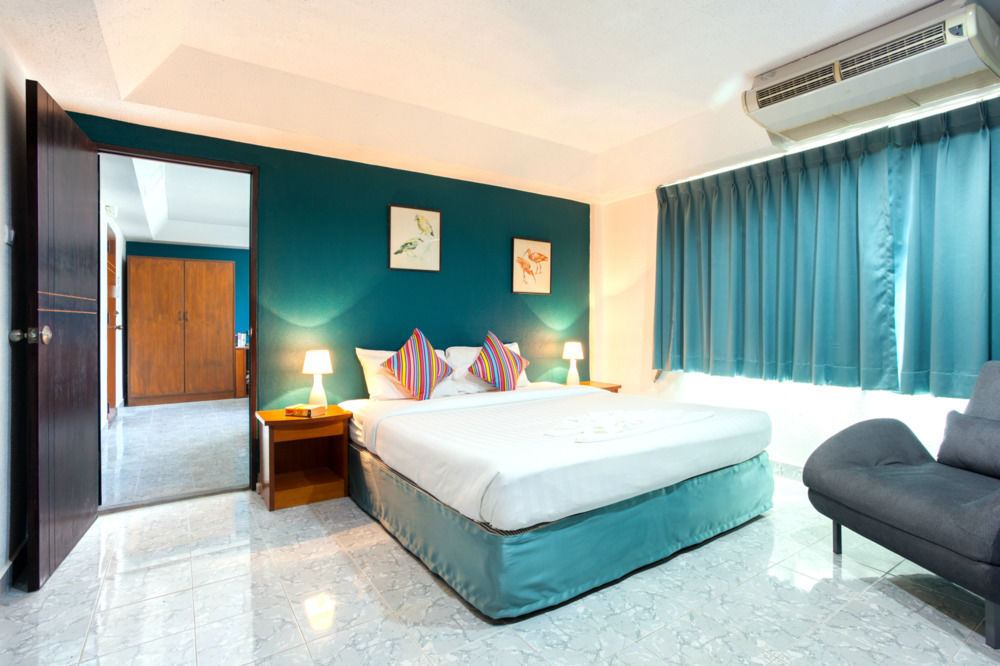 Simple Boutique Seabreeze Hotel Patong Екстериор снимка