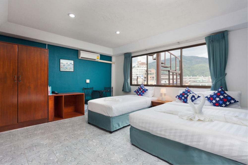 Simple Boutique Seabreeze Hotel Patong Екстериор снимка